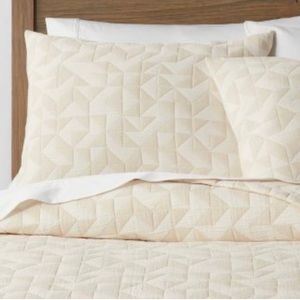 Geometric Matelassé Quilted Sham Standard Size